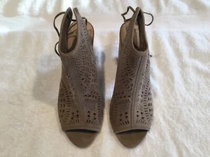 Women's Forever 21 Beige Heel Tie-Back Open-Toe Faux Suede Shoes - Size 8 - Picture 1 of 5