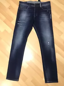 NUEVO CON ETIQUETAS HOMBRE Diesel TEPPHAR PARCHEADO DENIM ELÁSTICO 084GF AZUL OSCURO Delgado W28 L32 H6 - Imagen 1 de 11