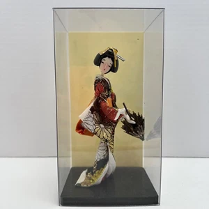 Bambola geisha vintage anni 50 in kimono con ombrello custodia acrilica 7" - giapponese - Foto 1 di 8