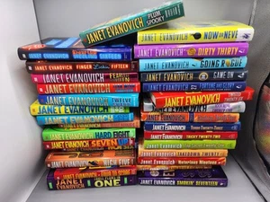 COMPLETE Series Of 31 STEPHANIE PLUM JANET EVANOVICH extra 2 HB Total 33 - Picture 1 of 23