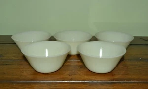 VINTAGE FIRE KING (5) CUSTARD CUPS OVENPROOF RAMEKIN OPAQUE CLAMBROTH BEIGE - Picture 1 of 4