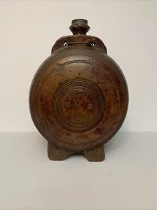 ANTIKER GROSSER FLASCHEN TRINKGEFÄSS AUS HOLZ. ALT VERKAUFT WIE BESEHEN. - Bild 1 von 12