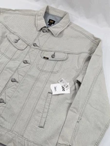 Giacca Lee Ivory Denim Rider Regular Fit Uomo Taglia Media Nuova con etichette Vendita al dettaglio $149 Nuova - Foto 1 di 9