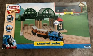 2012 Tomy Wooden Thomas Train RFID Talking Knapford Station! New - Picture 1 of 3