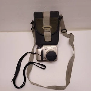 Olympus Camedia C-720 Ultra Zoom 8x 3MP Digital Camera TESTED w/ Memory Card - Picture 1 of 11