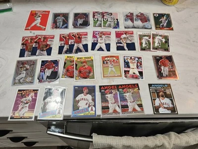 Lote de 84 tarjetas de béisbol de los Angeles Angels. Trucha,rc's, 1st Bowmans. Color. Foto 1 de 4