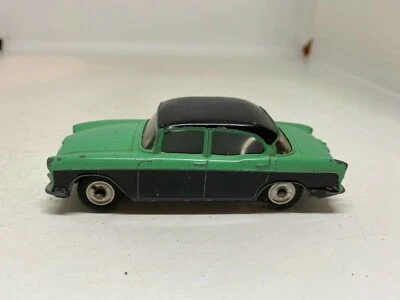 Dinky Toys 165 Humber Hawk - Image 1 of 4
