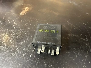 01-05 Volkswagen VW Passat intermittent wiper relay 377 4b0955531a - Picture 1 of 3