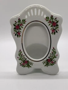 Marco de Pic de Porcelana Perforada De Colección Diseño Floral. 5,5 Pulgadas Centro 3 In - Imagen 1 de 5