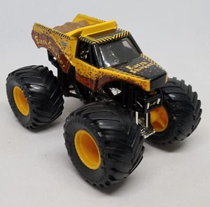 Spin Master Monster Jam shaker terra gialla pressofusa 1:64 mozzi gialli - Foto 1 di 6