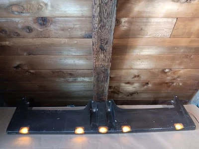 Lund Moon Visor Lighted Sun Visor, Fits 1973-1987 Chevy Fullsize Truck Foto 1 de 4