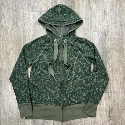 Sudadera con Capucha CAbi Verde Maratón Cremallera Completa Mujer Talla Mediana Verde Estampado Camuflado 6030 Foto 1 de 4