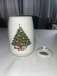 Vintage 1988 Christmas Treasure Jamestown China Fine Porcelain Cookie Jar. EUC - Picture 1 of 7