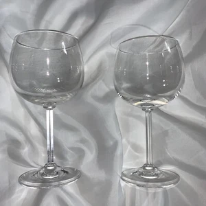 pre-loved authentic TIFFANY & CO.  mouth blown WINE GLASS PAIR excellent cond - Picture 1 of 7