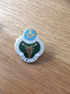NEW FOREST MASONIC BOWLING ASSOC ENAMEL BOWLING BADGE VGC MILLER - Picture 1 of 1