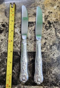 😃LOT OF 2 VTG REED & BARTON KINGS SILVERPLATE BLADE MODERN HOLLOW YOUTH KNIVES  - Picture 1 of 10