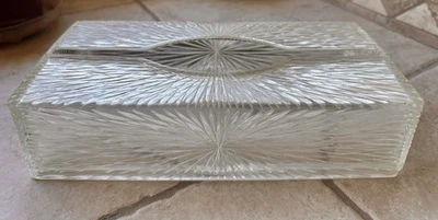 Caja de pañuelos vintage de plástico transparente Lucite Starburst; celebridad Nueva York - Envío gratuito Foto 1 de 4