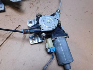 00 01 02 03 04 05 Impala PASAJERO DELANTERO Regulador Ventana Lateral con Motor #412-E - Imagen 1 de 1