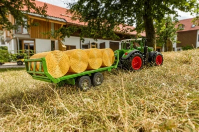 Jamara 405035 Fendt 1050 Vario 1:16 2,4GHz Traktor + Heuwagen Kipper Schlepper - Bild 1 von 4