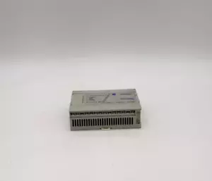 Allen-Bradley 1761-L16BBB Controller MicroLogix 1000 - PLASTICA ROTTA - Foto 1 di 6