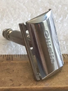RASOIO VINTAGE GILLETTE 1966 L2 3 PEZZI VIAGGIO DOPPIO BORDO RASOIO DI SICUREZZA LOTTO 873 - Foto 1 di 8