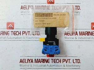 IDEC HW1B-M110-W White Illuminated Pushbutton Switch 600V - Picture 1 of 9
