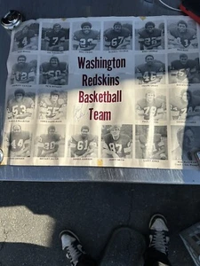 1970er Washington Redskins Fehldruck Fußball Poster liest Washington Basketball - Bild 1 von 14