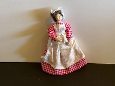 Casa de muñecas vintage posable muñeca morena criada/ama de llaves 6” H Foto 1 de 4