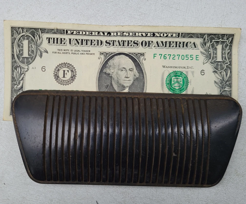 Jeep Brake Pedal Pad XJ MJ Cherokee 87 - 93 Automatic Transmission 6" wide OEM Foto 1 de 2