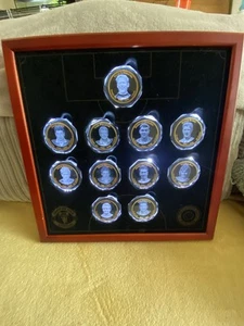 Manchester United FC ‘The Greatest Of All Time’ Medallion Light Up Collection - Picture 1 of 5