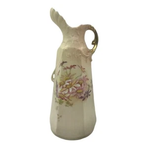 ANTIQUE CREAM W/FLORALS PATTERN & GOLD GILDING HAND-PAINTED PITCHER - Imagen 1 de 9