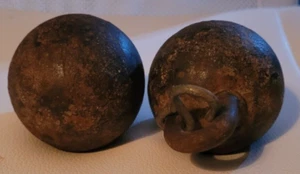 2 Vintage 2.5 Pound Cannon Balls ?Civil War? Era Unknown Collectible Decoration - Picture 1 of 8