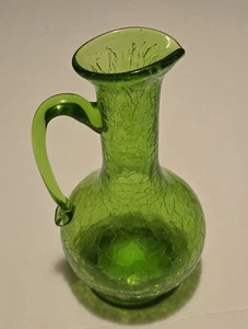 Mini jarra jarrón vintage de vidrio verde craquelado miniatura soplada a mano - Imagen 1 de 5