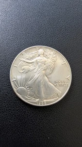 1oz Liberty Dollar .999 Fine Silver Coin Bullion American Eagle 1986 - Picture 1 of 2