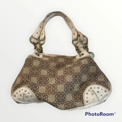 Bolso de mano Kathy Van Zeeland metálico plateado con estampado de logotipo Foto 1 de 4