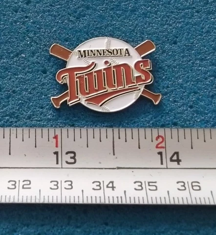 MINNESOTA TWINS MLB BASEBALL CROSSED BATS LOGO PIN # HH509 Cover