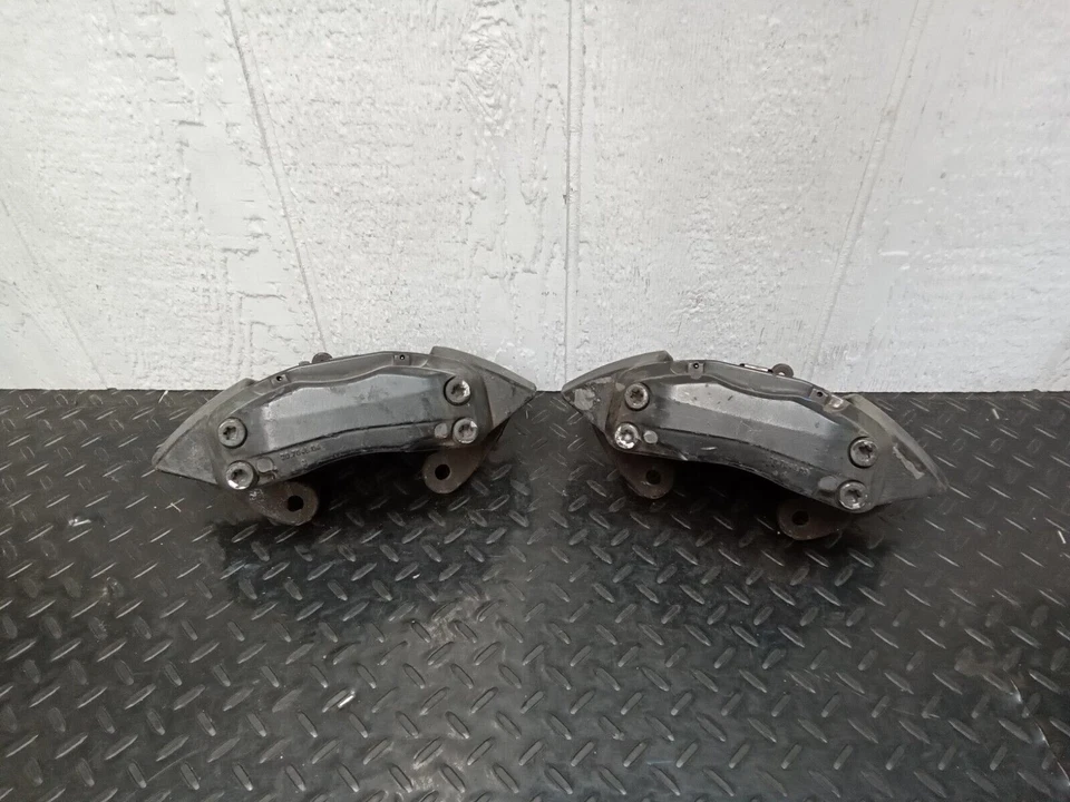 Juego de pinzas de freno delanteras Brembo OEM 1998-2003 Mercedes-Benz W163 ML55 ML430 Foto 1 de 4