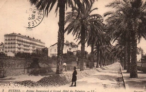 CPA 83 - HYERES (Var) - 5. Avenue Beauregard et Grand Hôtel des Palmiers - Picture 1 of 2