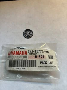 2XJ-25772-00 Yamaha OEM Ratchet Fix Spring New (1) - Picture 1 of 1