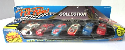 Pit Row коллекции запаса автомобилей гоночный набор из 6 совершенно новый Funstuff - новый в коробке - Изображение 1 из 4