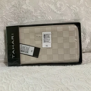 Neu im Karton Tahari "Delta Checked" Damen beige Reißverschluss Geldbörse/Clutch 8"x4" - Bild 1 von 8