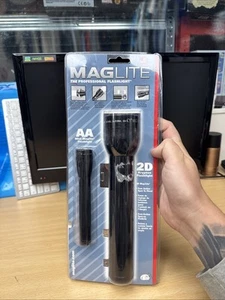 RARE MAGLITE Twin Pack AA MINI MAGLITE Flashlight + 2D Krypton Flashlight NEW - Picture 1 of 13