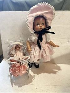 Muñeca Effanbee Clásica Patsy con Wee Patsy en Carro V763 Muñeca Vinilo 13" - Imagen 1 de 23