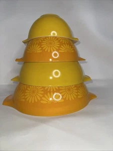 VINTAGE PYREX YELLOW ORANGE SUNFLOWER DAISY CINDERELLA NESTING MIXING BOWL SET 4 - Picture 1 of 12