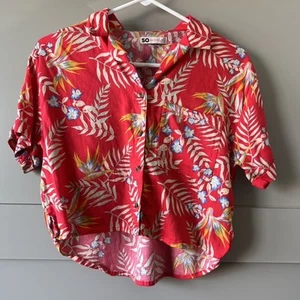 Camisa recortada con botones tropical hawaiana SO para mujer XS roja floral vacaciones en la playa - Imagen 1 de 10