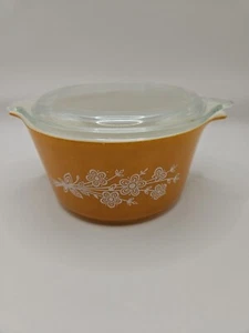 Vintage Pyrex BUTTERFLY DAISY Yellow Gold Casserole with Clear Lid #473-B 1 Qt  - Picture 1 of 18