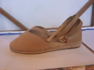 VINCE CAMUTO ARCKETTA TAN LEATHER CLOSED TOE FLAT ESPADRILLES WM. Sz 5M NWOB - Picture 1 of 4