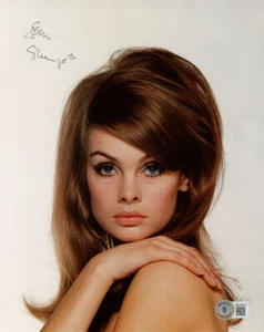 JEAN SHRIMPTON SIGNED 8x10 PHOTO CONSIDERED WORLD'S FIRST SUPERMODEL BECKETT BAS - Picture 1 of 2