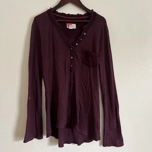 Anthropologie Vino Borgoña Volantes Borgoña Y2K Henley - Pequeño - Imagen 1 de 9