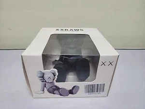 XXKAWS Trendy Ornaments Figure Black And Green - Picture 1 of 5